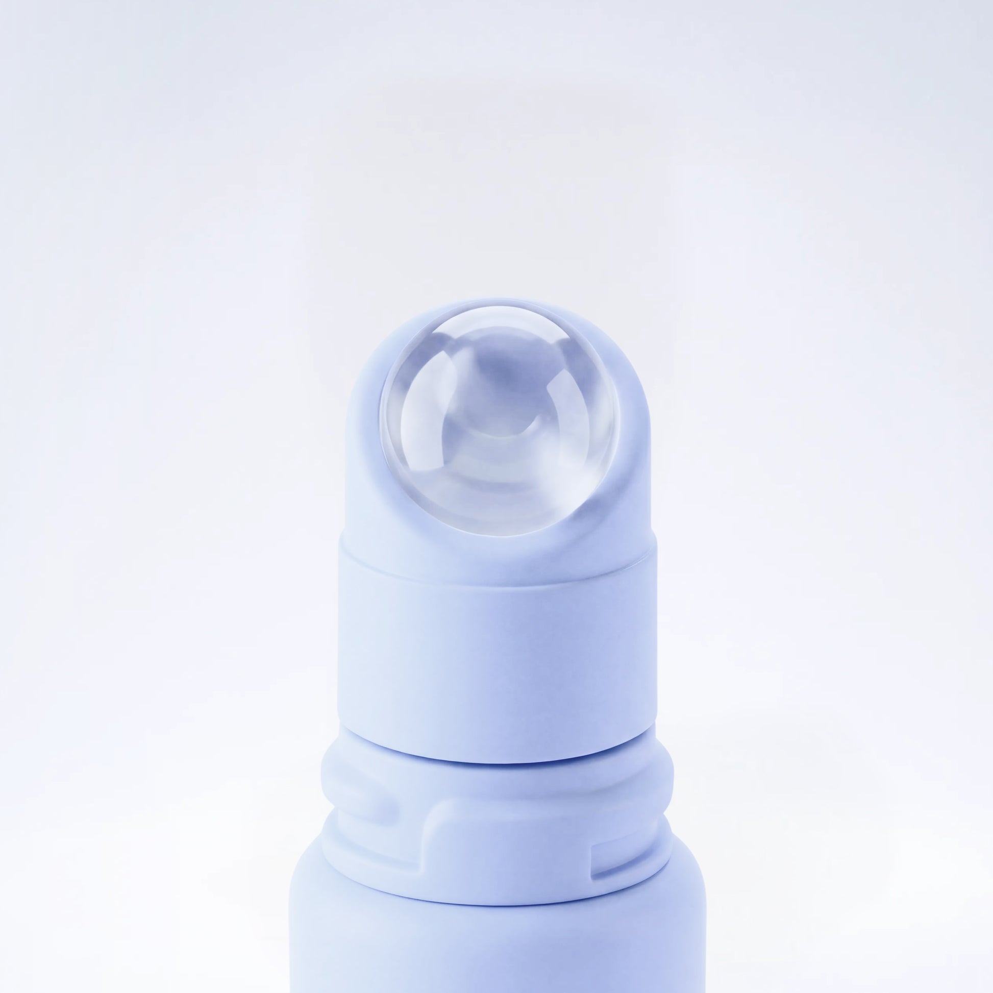 Applicator tip of peptide lip conditioner for precise and smooth application